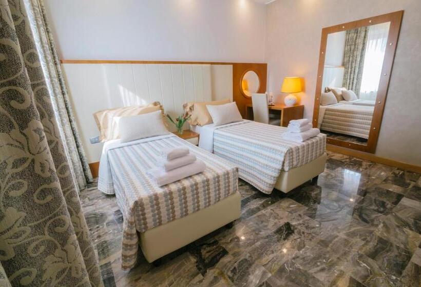 חדר סטנדרט, Piccolo