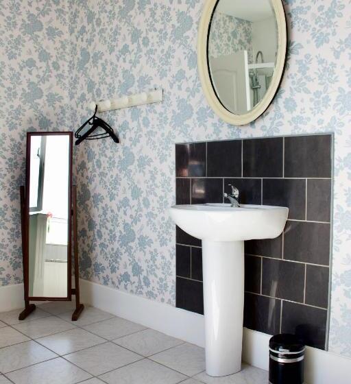 Номер Стандарт Вид на Озеро, Valfrescos   Lac De Guerlédan