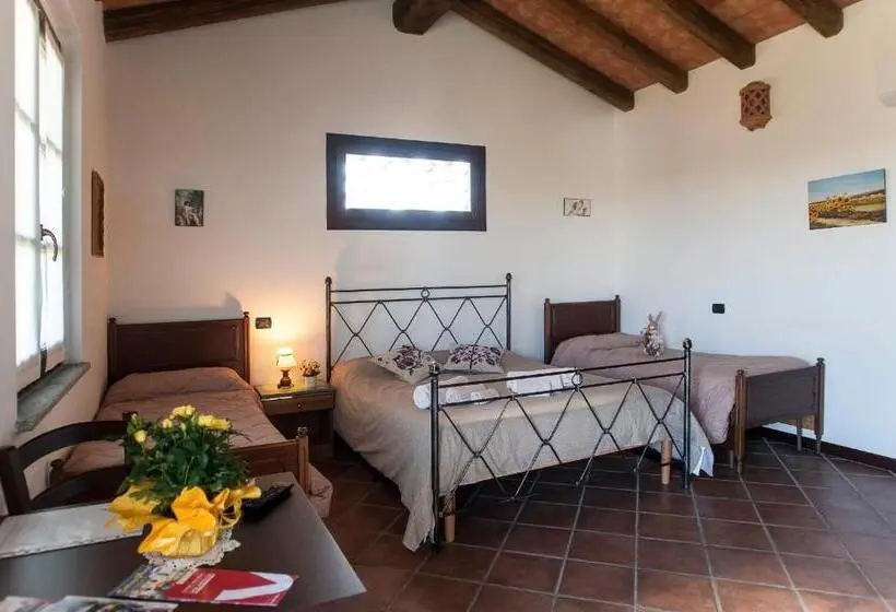 اتاق استاندارد چهارنفره با چشم‌انداز باغ, Agriturismo Cascina Aguzza