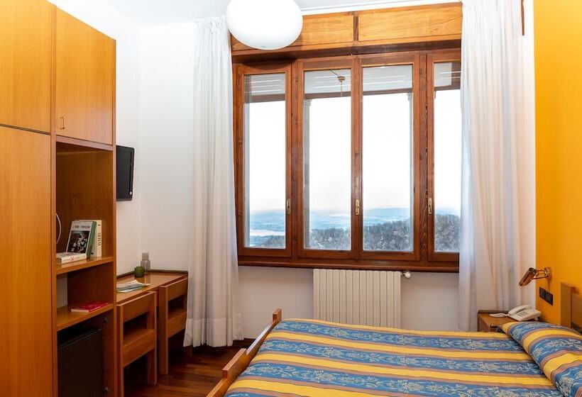 اتاق لوکس با چشم‌انداز دریاچه, Albergo Sacro Monte Varese