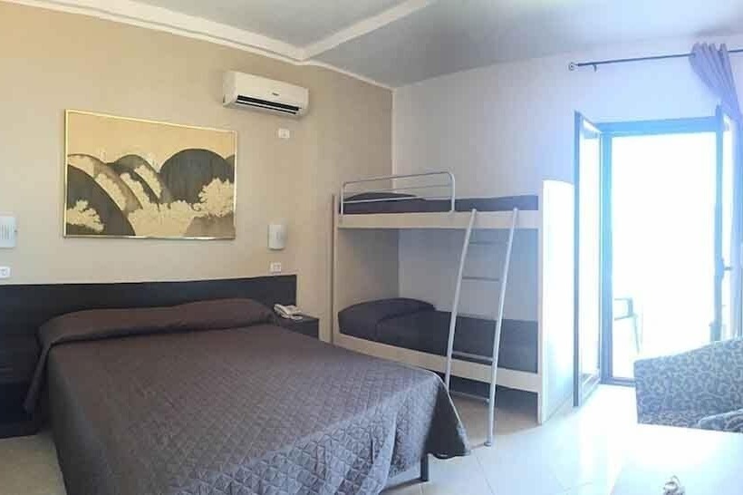 Triple Room Sea View, I Normanni