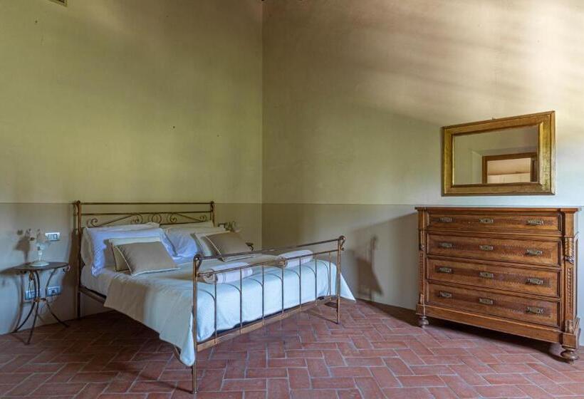 דירת שלושה חדרים, Tenuta Di Sticciano