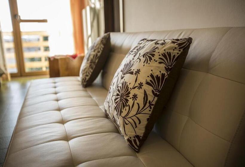 شقة غرفة واحدة, Le Servite Apartments