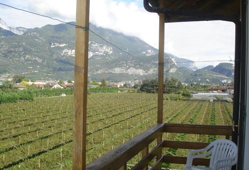 إستوديو قياسى, Le Servite Apartments