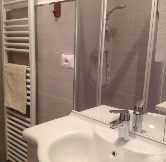 إستوديو قياسى, Le Servite Apartments