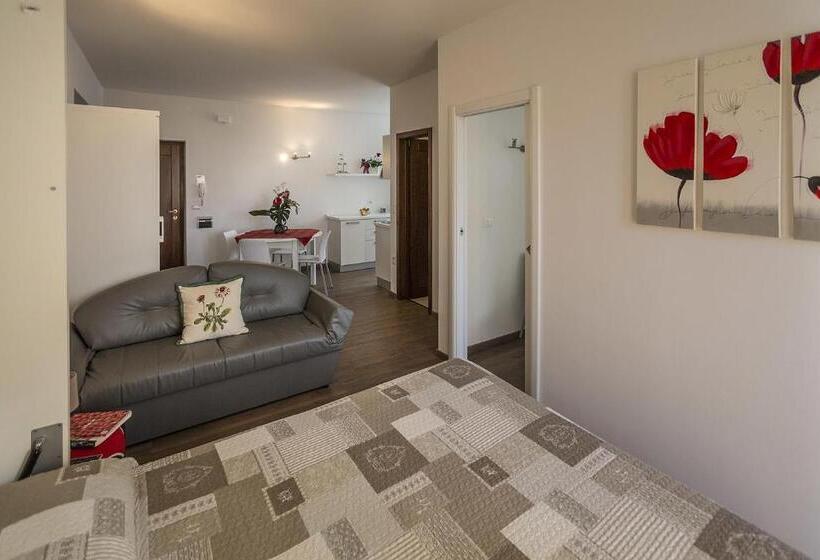 شقة غرفة واحدة, Le Servite Apartments