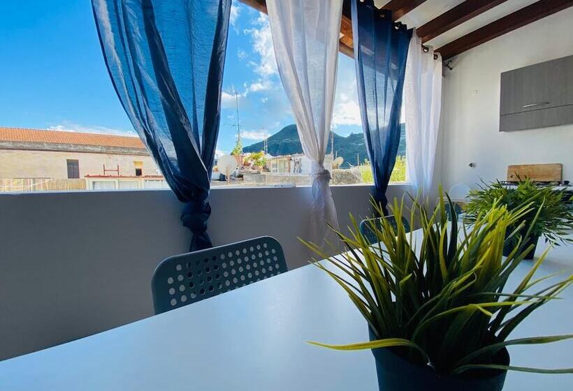 غرفة قياسية, Mamamia #lipari