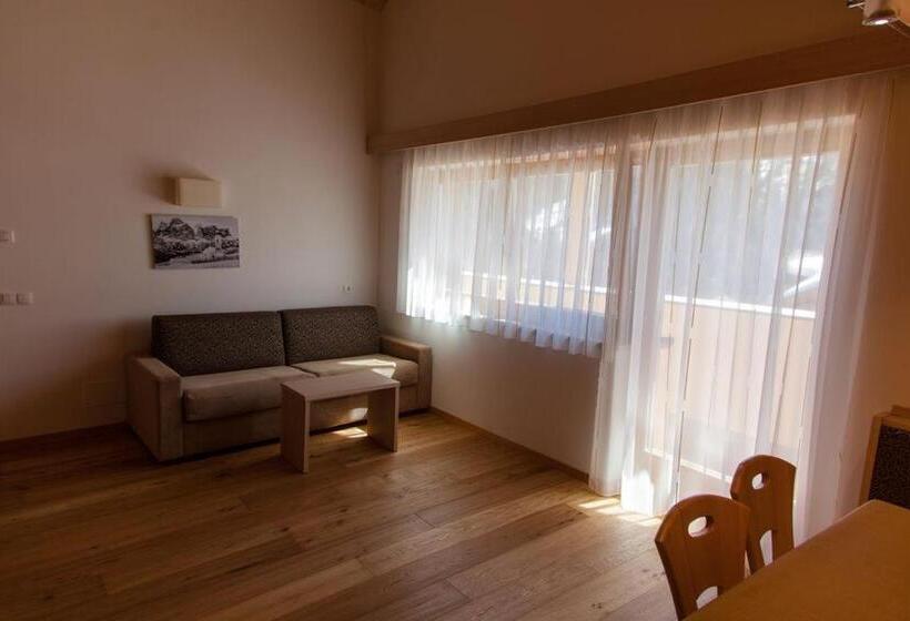 带1个卧室的高级公寓, Residence Armonia