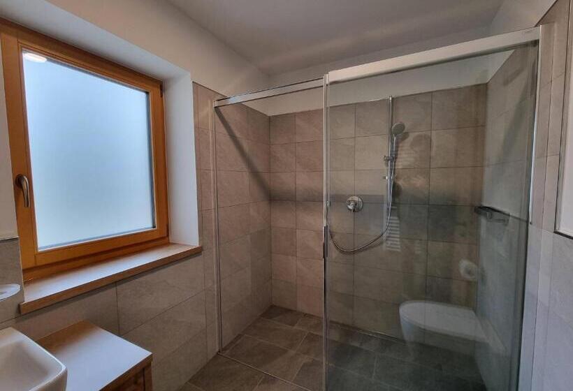 低层单卧公寓, Residence Armonia