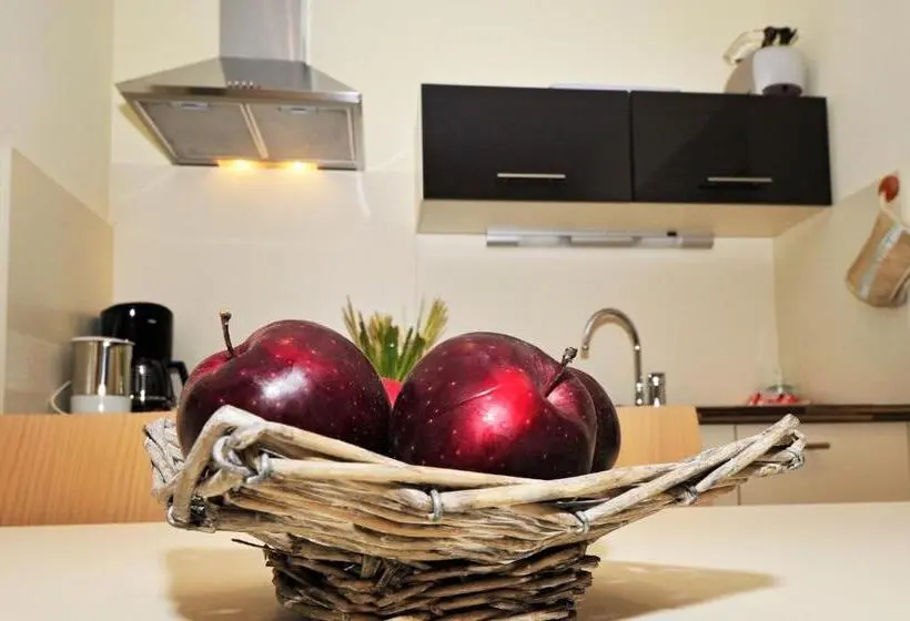 Huoneisto 1 Makuuhuone Terassi, Residence Mignon