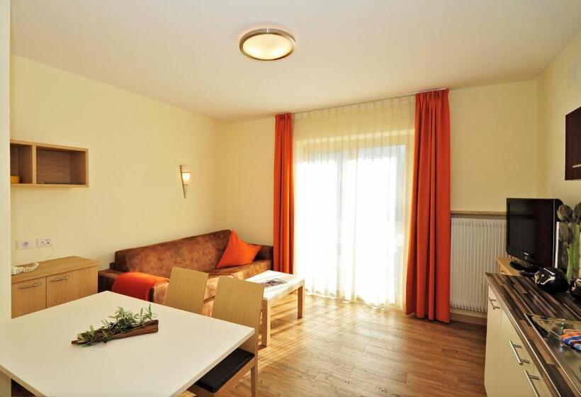 带1个卧室的带阳台的公寓, Residence Mignon