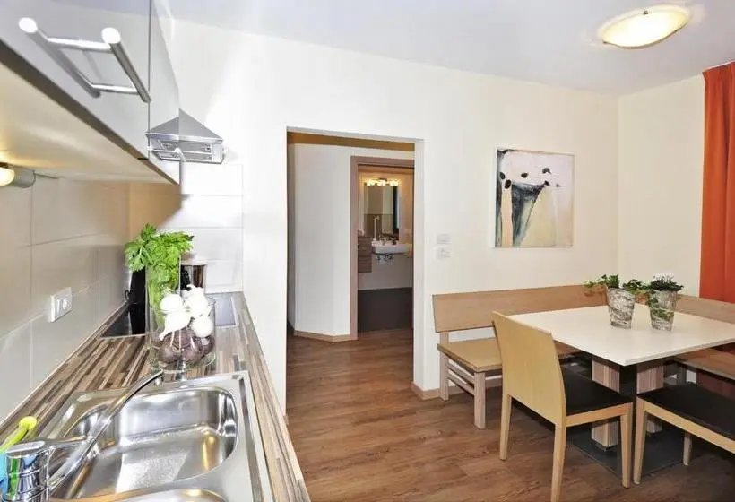 Huoneisto 2 Makuuhuonetta, Residence Mignon