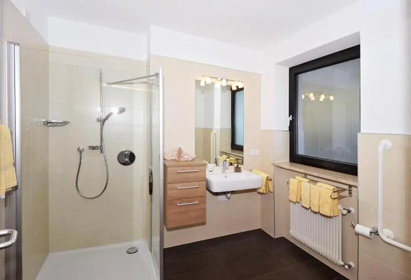Huoneisto 2 Makuuhuonetta, Residence Mignon