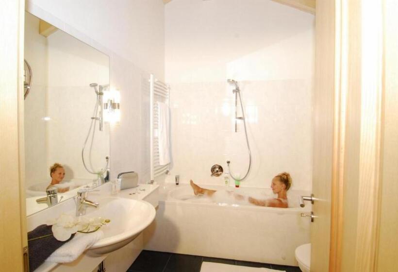 带1个卧室的带阳台的公寓, Residence Remi