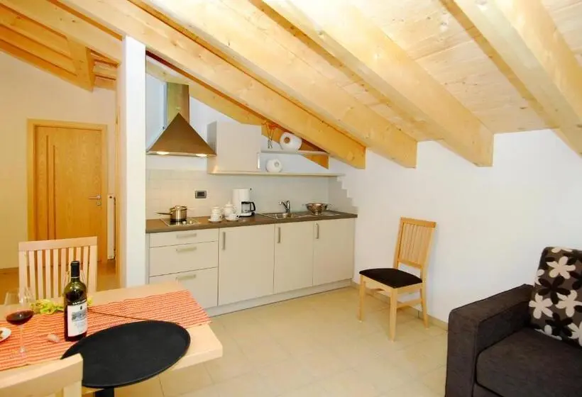 Huoneisto 1 Makuuhuone Parveke, Residence Remi