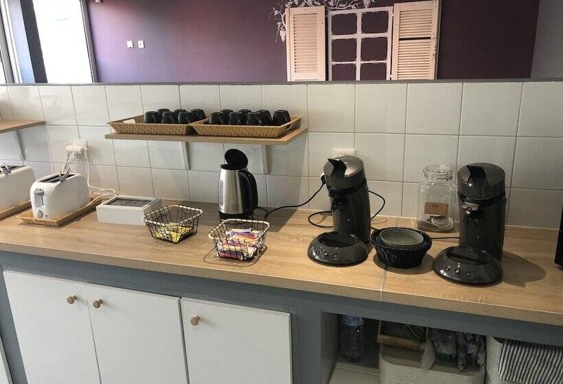 Студия Стандарт, Paris Par Trains, Area, Studios Avec Salle De Bain Et Kitchenette Privées, Ou, Chambres Avec Salles