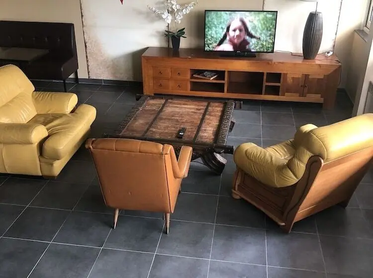 スタンダードスタジオ, Paris Par Trains, Area, Studios Avec Salle De Bain Et Kitchenette Privées, Ou, Chambres Avec Salles