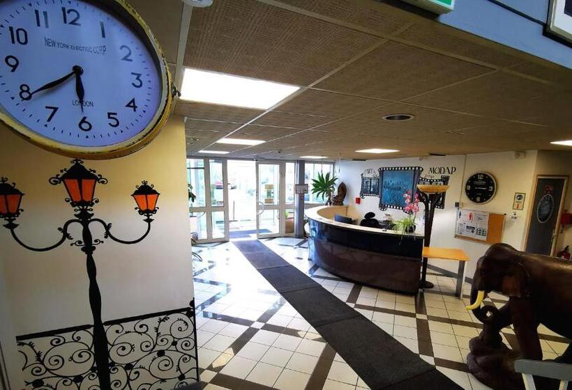 חדר סטנדרט לשלושה, Paris Par Trains, Area, Studios Avec Salle De Bain Et Kitchenette Privées, Ou, Chambres Avec Salles