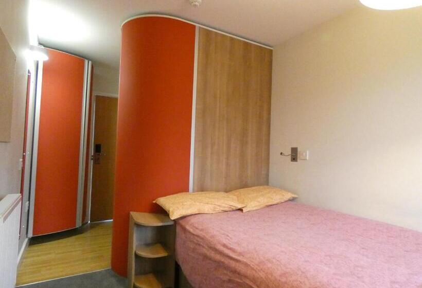 标准单人间, Newington Court