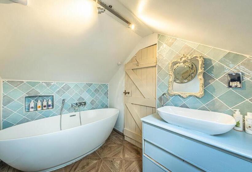 豪华房间, Wiveton Bell