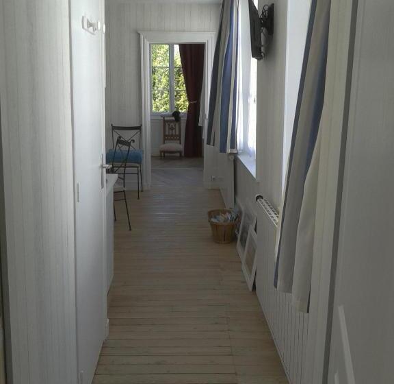 דירת חדר, Au Jardin Des Deux Ponts