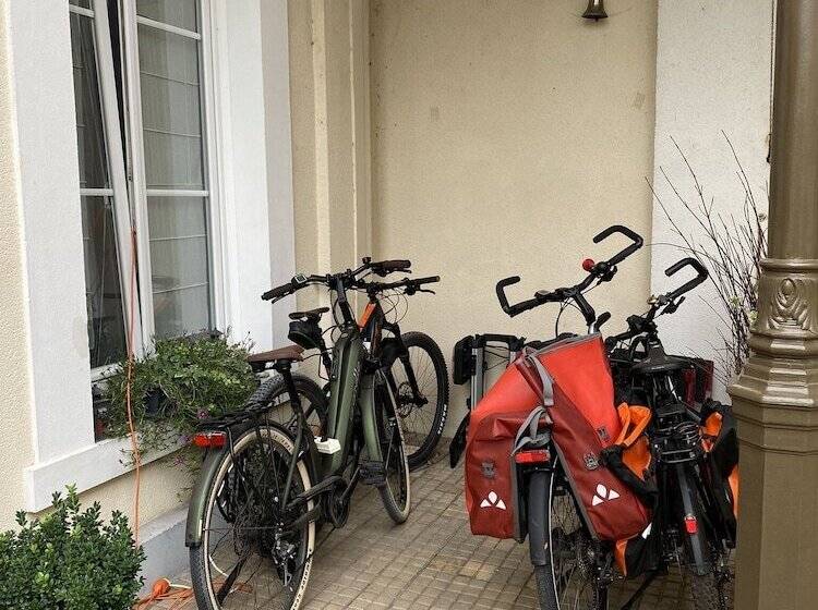 דירת חדר, Au Jardin Des Deux Ponts