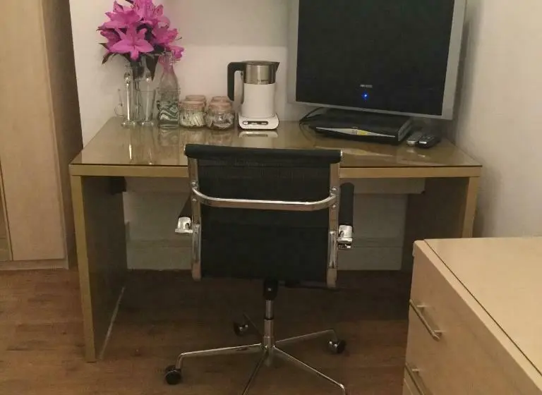 バス共有のスタンダードルーム, Outram 26