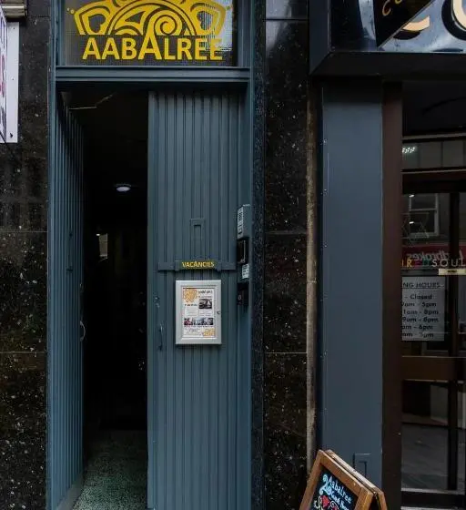 اتاق استاندارد چهارنفره با سرویس بهداشتی مشترک, Aabalree Guest House