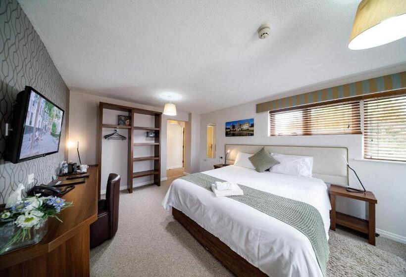 סוויטה משפחתית, Abbeyfield Lodge