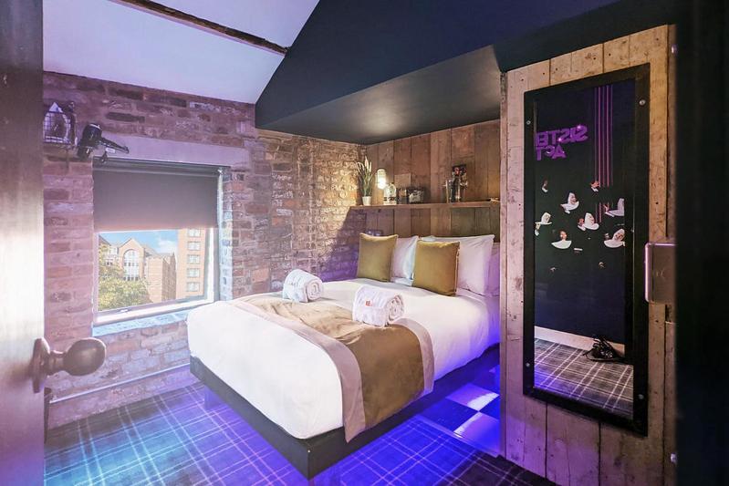 Pokój Standard, Briggate