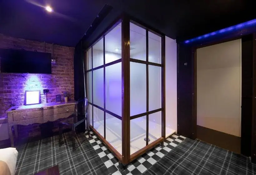 Deluxe-huone, Briggate