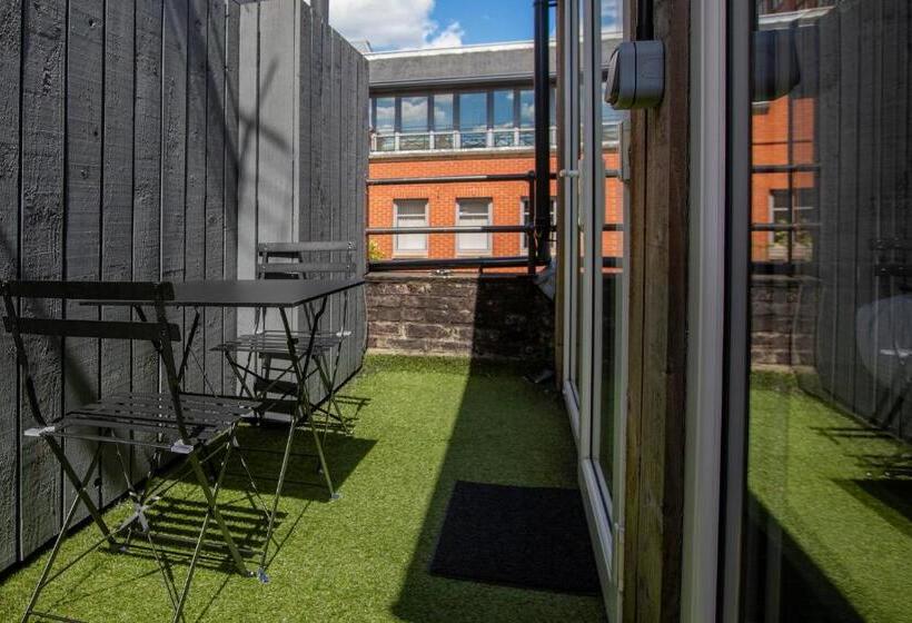 Pokój Standard z Balkonem, Briggate