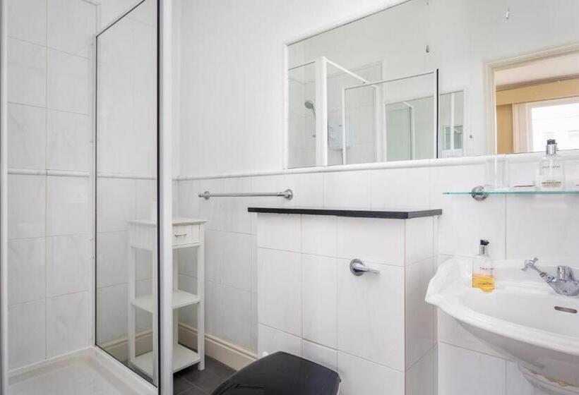 Номер Стандарт Трехместный, Crossways Guest House