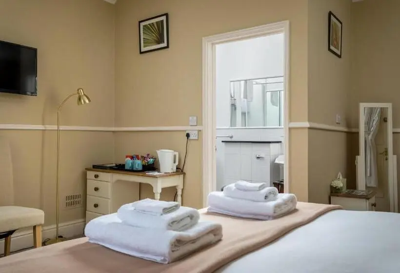 Standard Kolmen Hengen Huone, Crossways Guest House