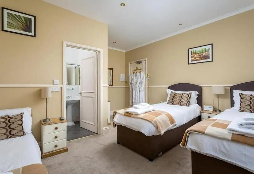 Standard Kolmen Hengen Huone, Crossways Guest House