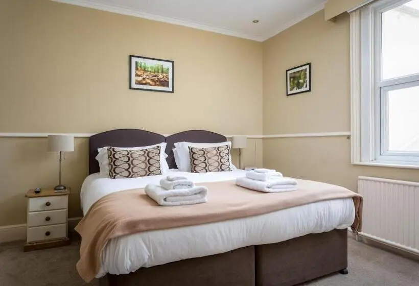 Standard Kolmen Hengen Huone, Crossways Guest House