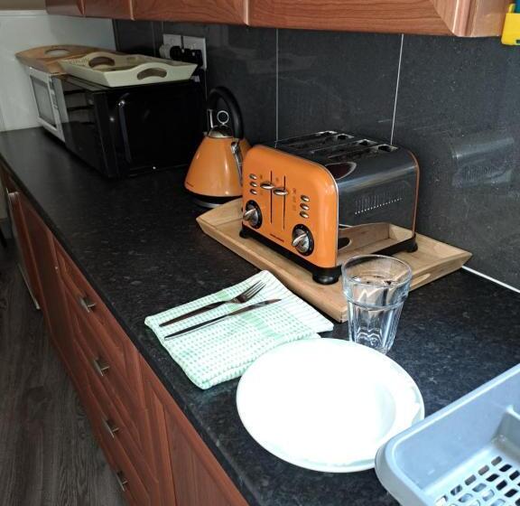 חדר סטנדרד יחיד חדר אמבטיה משותף, Pilkingtons Guest House Accrington
