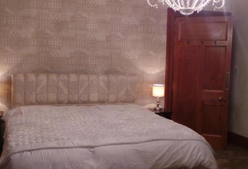 带大床的高级房间, St Michaels Guest House