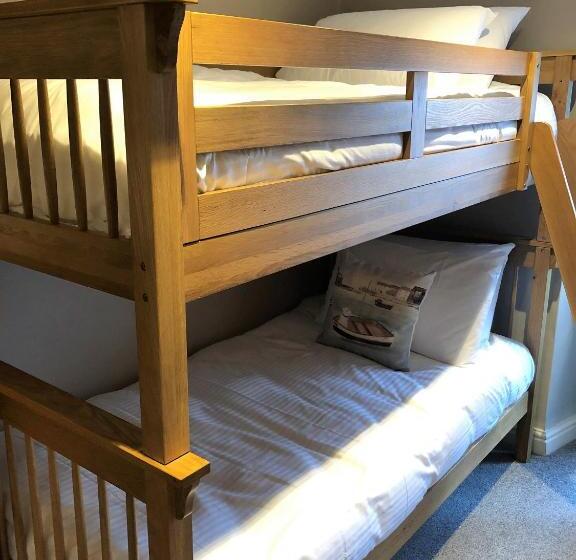 패밀리 스위트, The London Inn