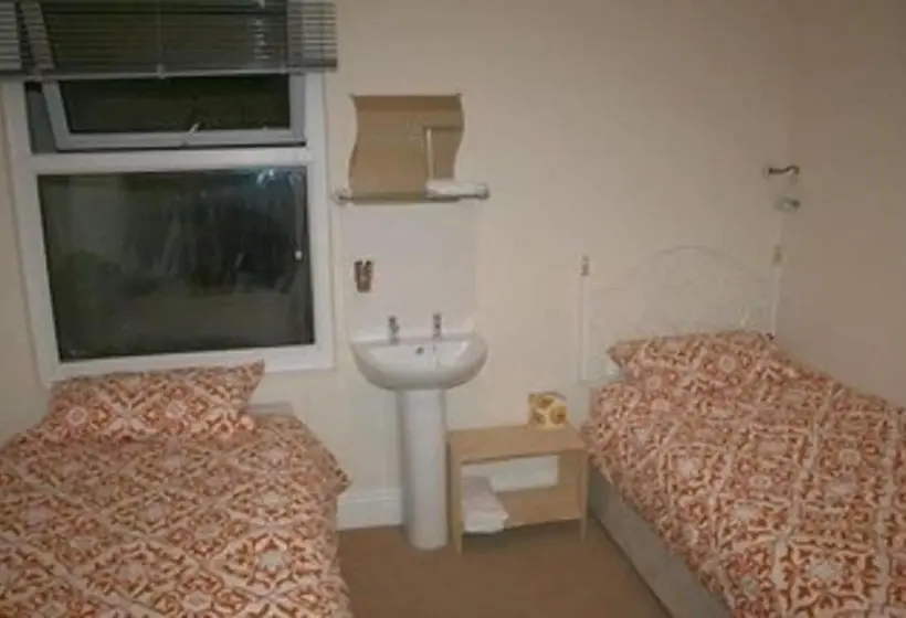 バスルーム共同エコノミー4人部屋, Bayside Guest House