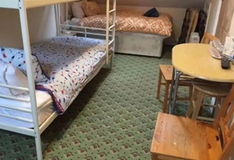 バスルーム共同エコノミー4人部屋, Bayside Guest House