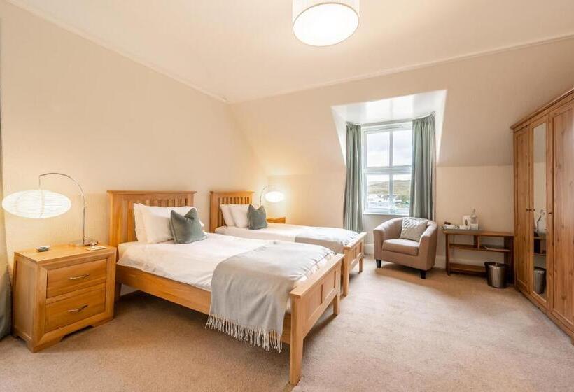 Номер Deluxe, Corriness House