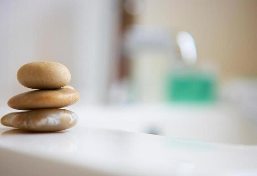 חדר סטנדרט, Howdale