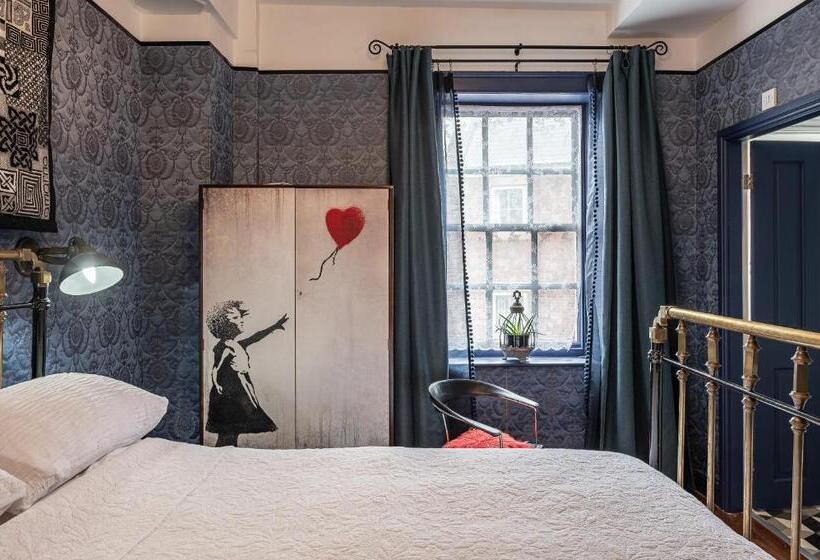 חדר דלוקס, Moonfleet Boutique