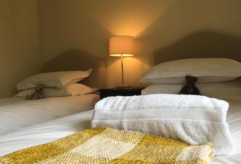 شقة غرفتين, Wartling Place Country House