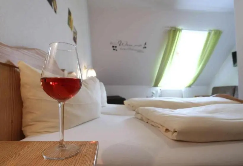 スーペリアールーム, Gasthof Hotel Weinbau Zum Goldenen Ochsen