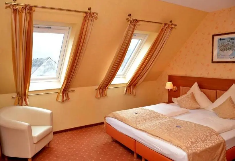 Comfort Kolmen Hengen Huone, Gasthaus Zur Rebe