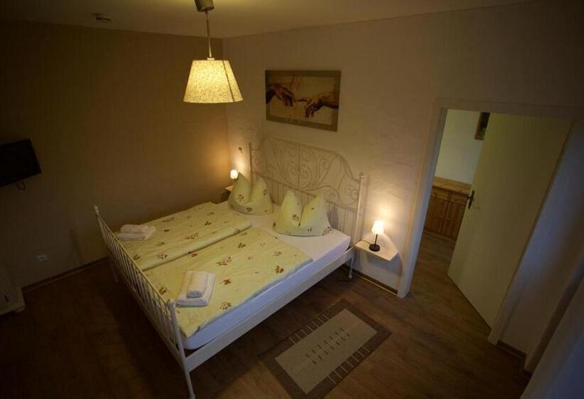 اتاق خانوادگی, Gästehaus Bohg