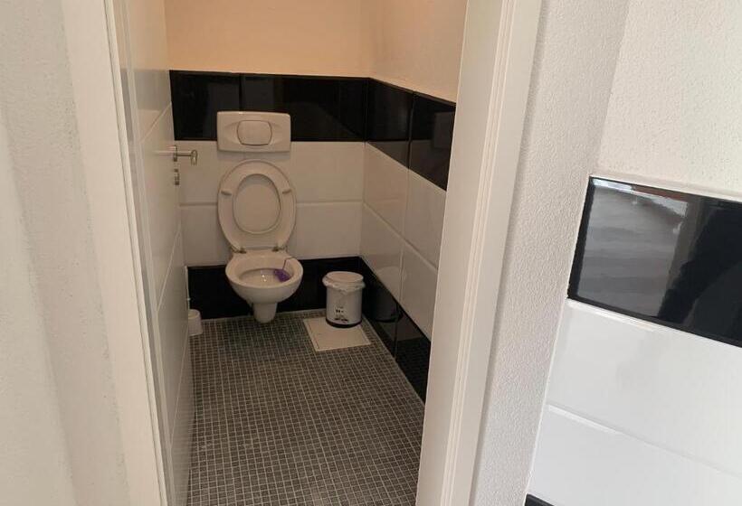 Quarto Familiar, Dionysos Traube