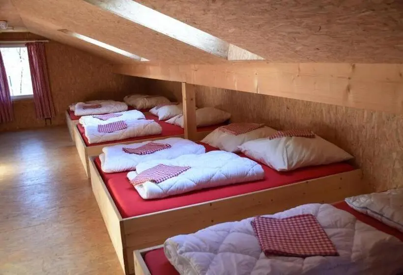 ルームシェアのワンベッド, Naturfreundehaus Veilbronn